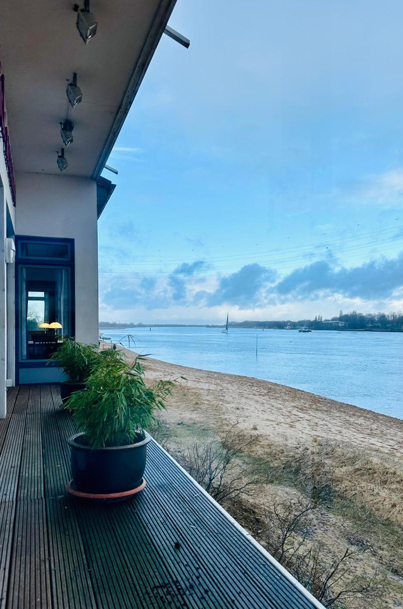 Gaestehaus Weserblick Am Weser-Sandstrand Berne Dış mekan fotoğraf