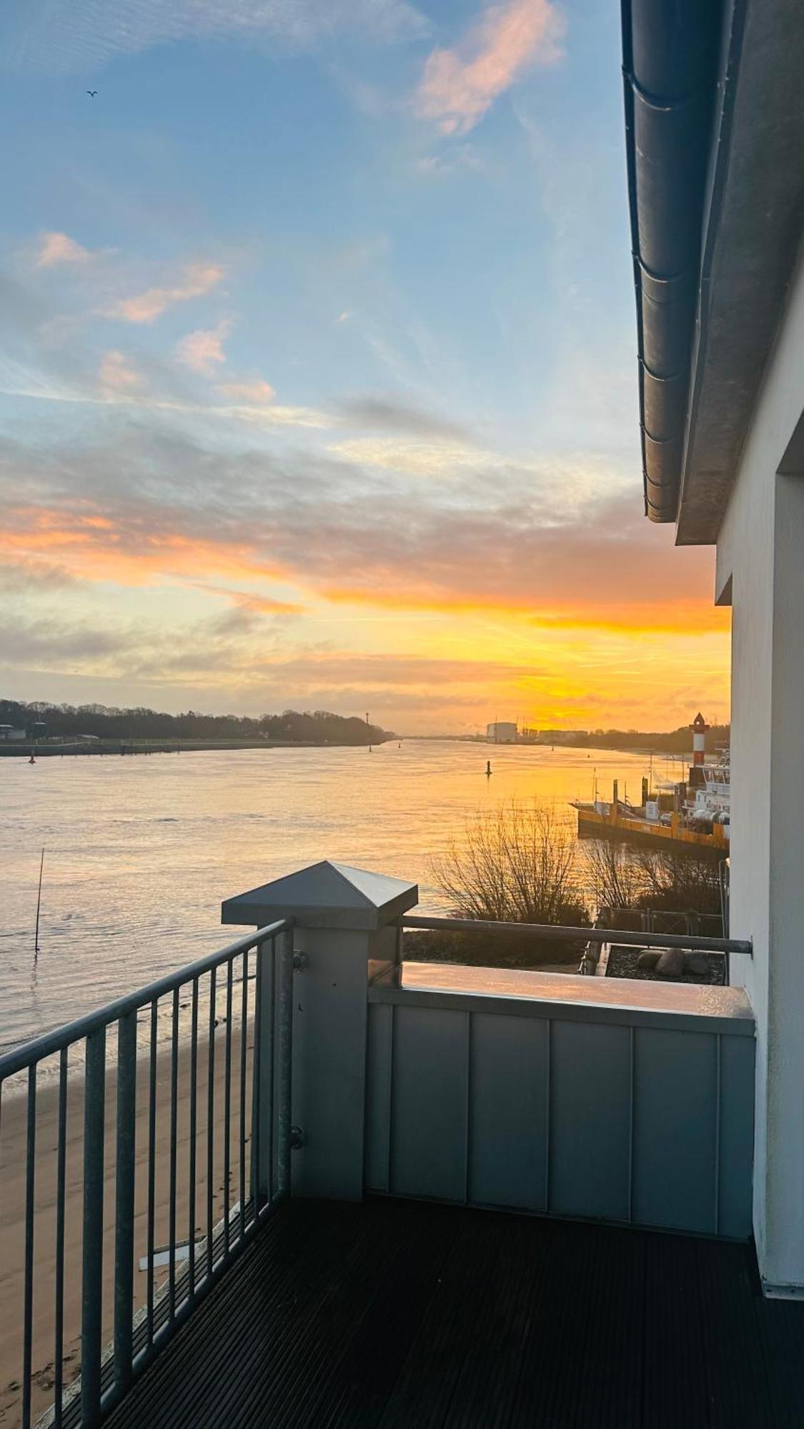 Gaestehaus Weserblick Am Weser-Sandstrand Berne Dış mekan fotoğraf