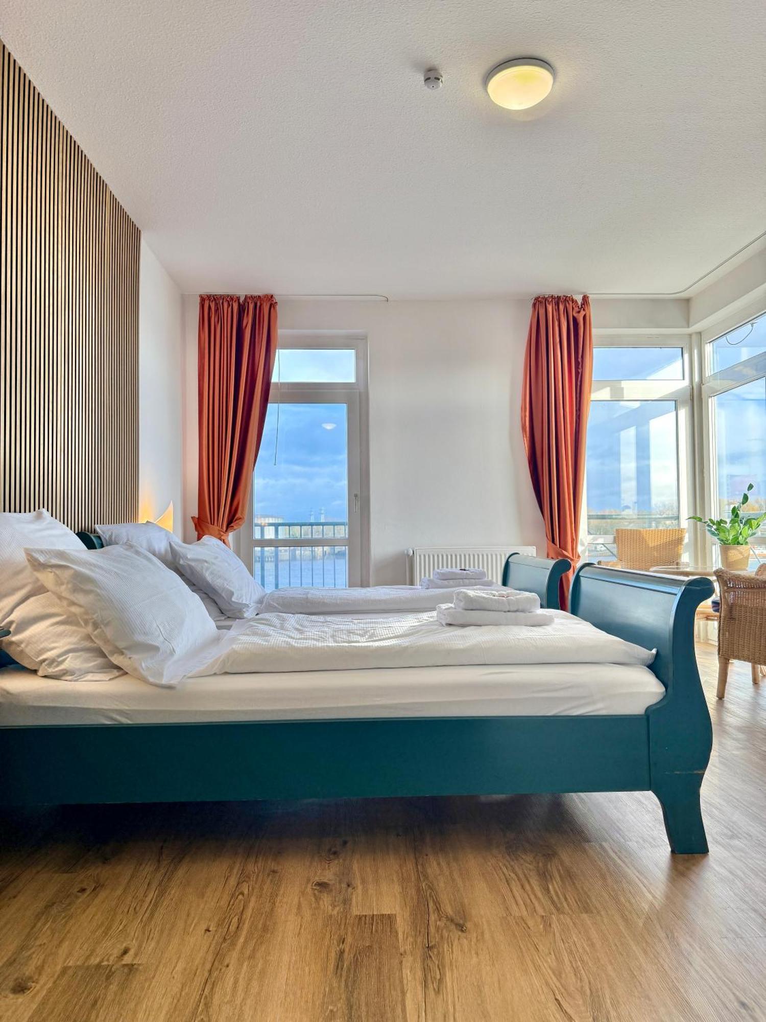 Gaestehaus Weserblick Am Weser-Sandstrand Berne Dış mekan fotoğraf