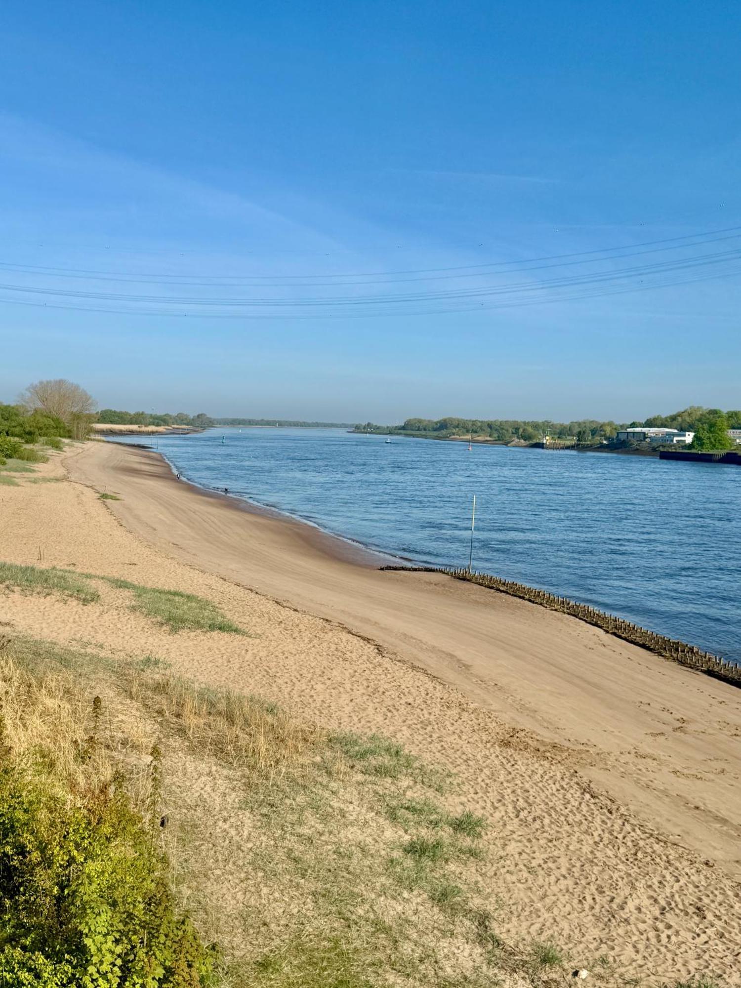 Gaestehaus Weserblick Am Weser-Sandstrand Berne Dış mekan fotoğraf