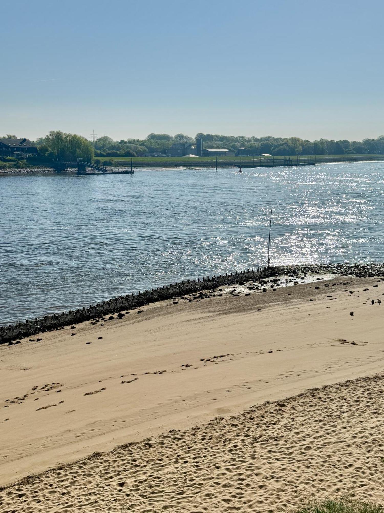 Gaestehaus Weserblick Am Weser-Sandstrand Berne Dış mekan fotoğraf