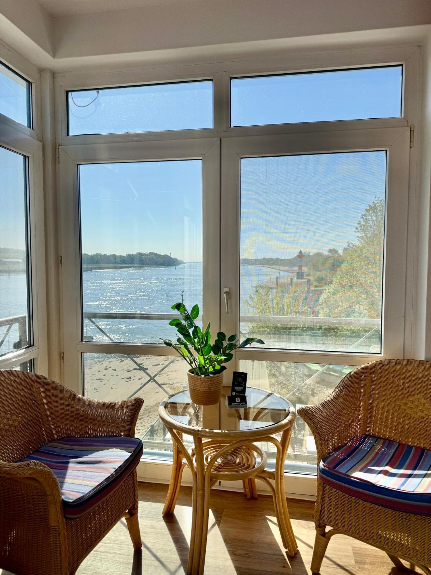 Gaestehaus Weserblick Am Weser-Sandstrand Berne Dış mekan fotoğraf