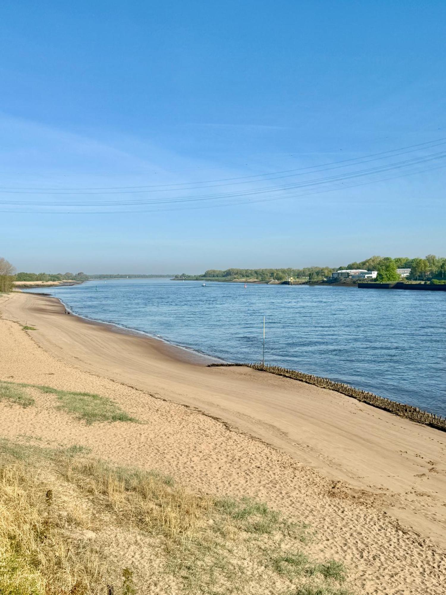 Gaestehaus Weserblick Am Weser-Sandstrand Berne Dış mekan fotoğraf